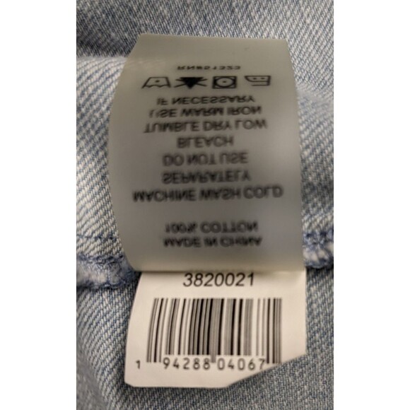 Court & Rowe Blue Chambray Floral Embroidered Short Sleeve Button-Up Shirt M - Picture 12 of 12